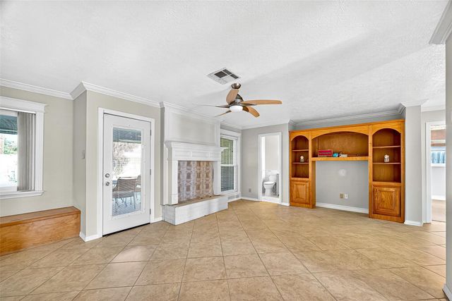 346 Ballantrae Lane, Houston, TX 77015