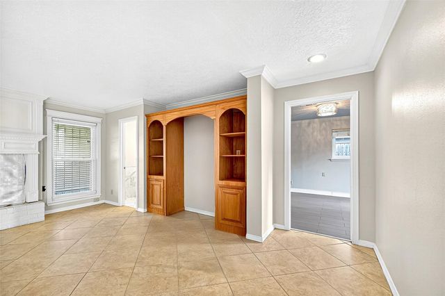 346 Ballantrae Lane, Houston, TX 77015