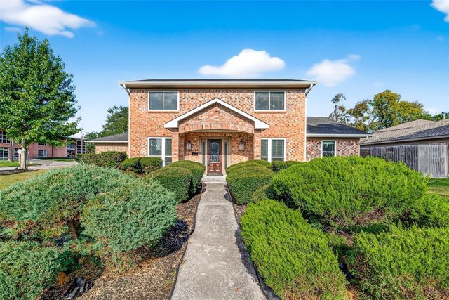 346 Ballantrae Lane, Houston, TX 77015