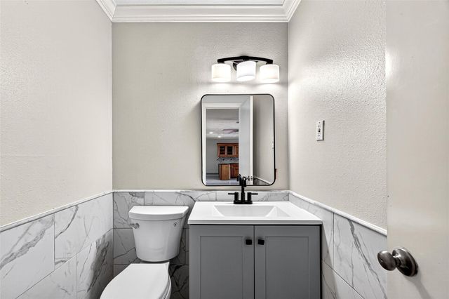 346 Ballantrae Lane, Houston, TX 77015