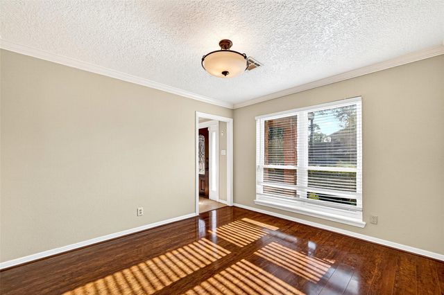 346 Ballantrae Lane, Houston, TX 77015