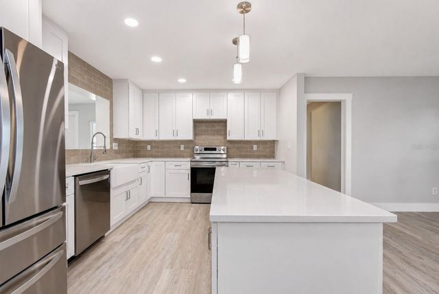 1800 DRUID ROAD E, Clearwater, FL 33764