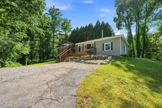 35 Pelham Road, Hudson, NH 03051