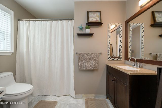 27 Longbrook Lane, Freehold, NJ 07728
