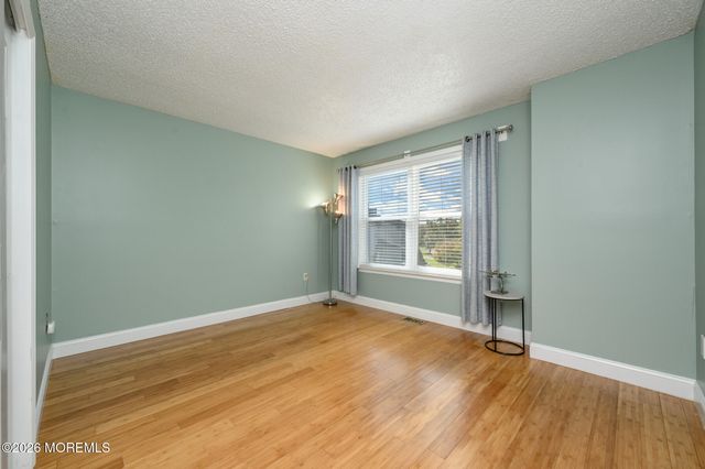 27 Longbrook Lane, Freehold, NJ 07728