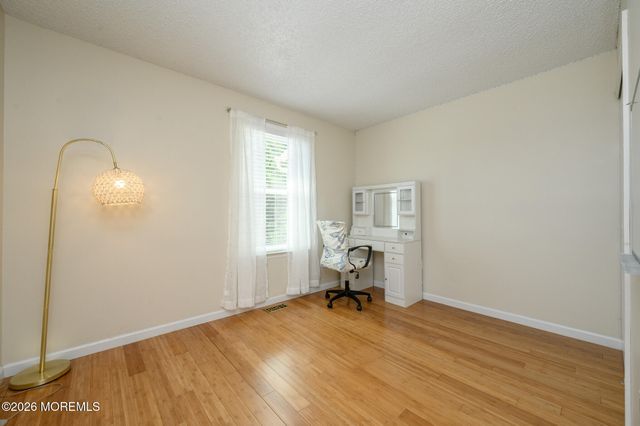 27 Longbrook Lane, Freehold, NJ 07728