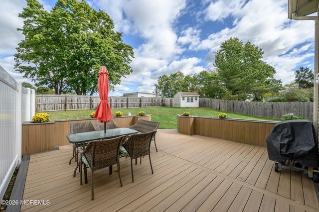 27 Longbrook Lane, Freehold, NJ 07728