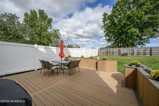 27 Longbrook Lane, Freehold, NJ 07728