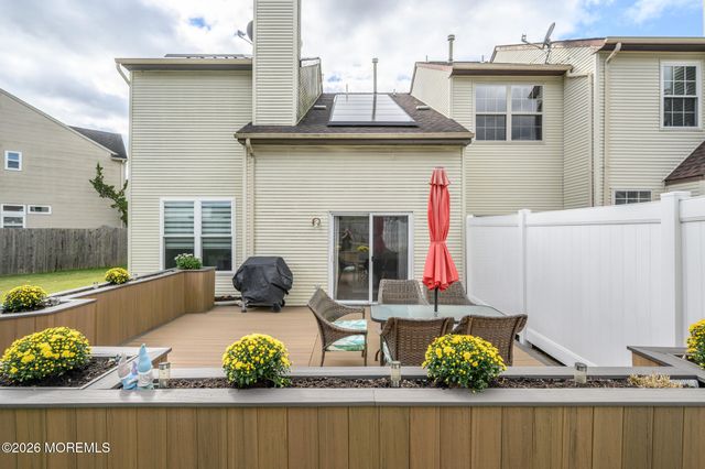 27 Longbrook Lane, Freehold, NJ 07728