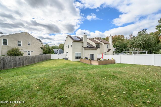 27 Longbrook Lane, Freehold, NJ 07728