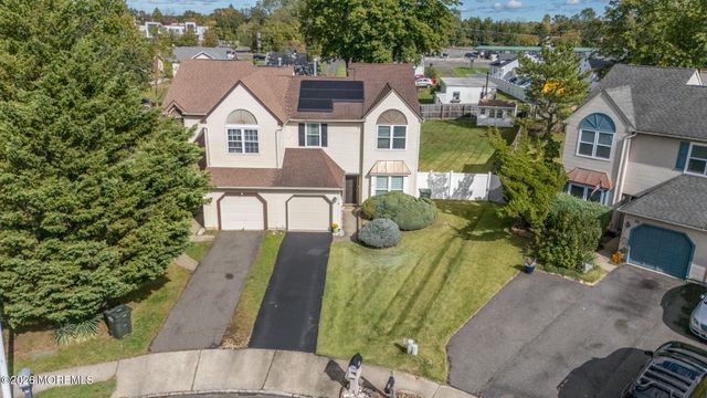 27 Longbrook Lane, Freehold, NJ 07728