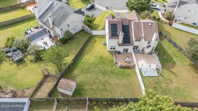 27 Longbrook Lane, Freehold, NJ 07728