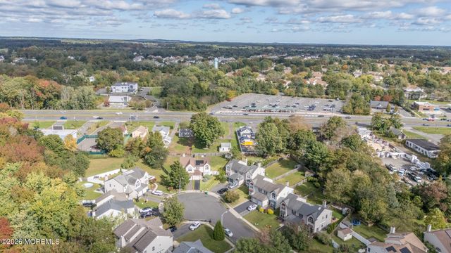 27 Longbrook Lane, Freehold, NJ 07728