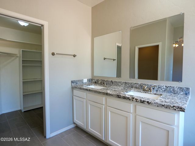 2430 N Quesnel Loop, Tucson, AZ 85715