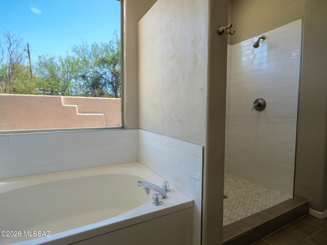 2430 N Quesnel Loop, Tucson, AZ 85715