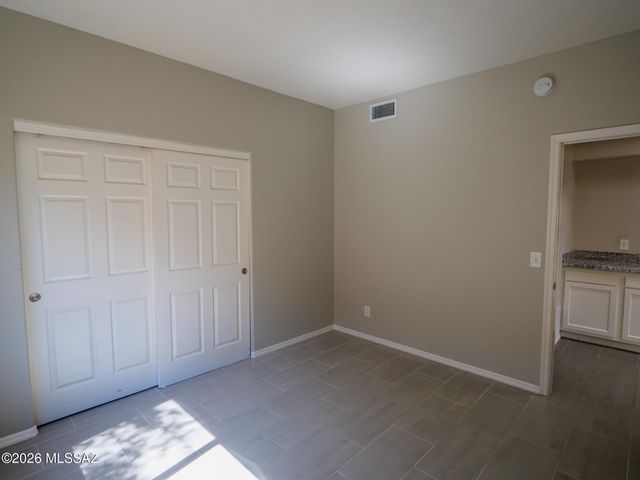2430 N Quesnel Loop, Tucson, AZ 85715
