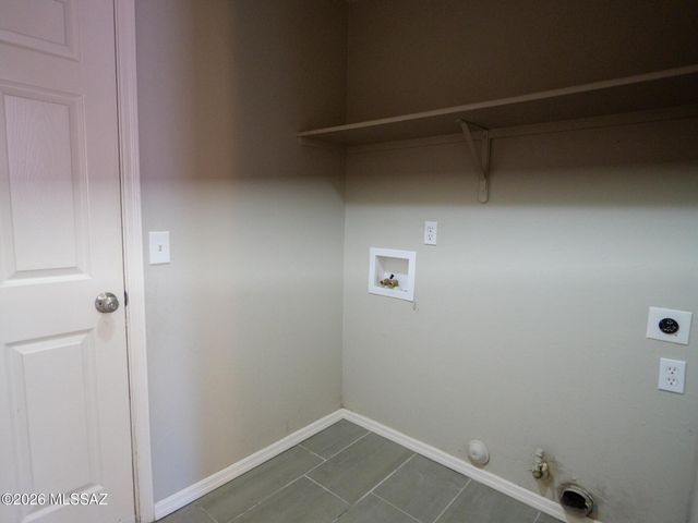 2430 N Quesnel Loop, Tucson, AZ 85715