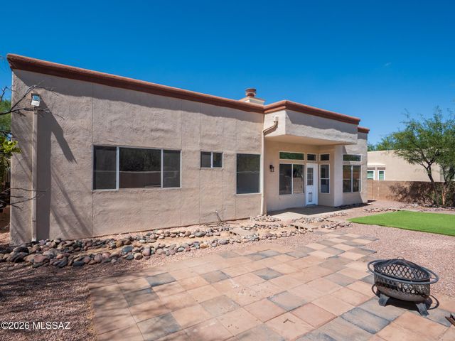 2430 N Quesnel Loop, Tucson, AZ 85715