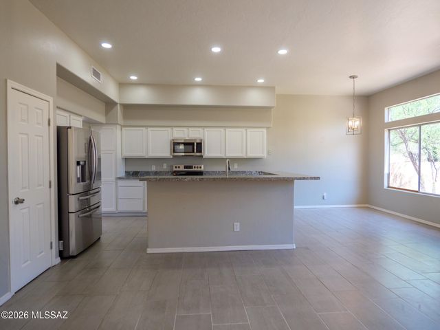 2430 N Quesnel Loop, Tucson, AZ 85715