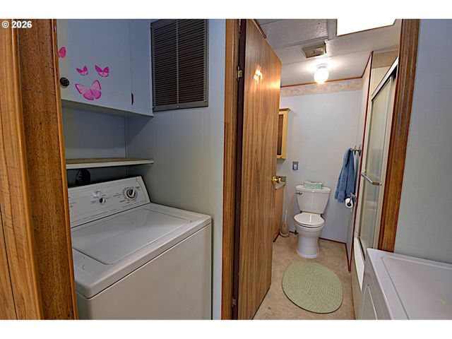 569 S 51ST Pl, Springfield, OR 97478