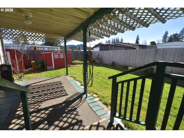 569 S 51ST Pl, Springfield, OR 97478