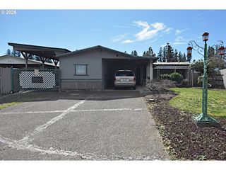 569 S 51ST Pl, Springfield, OR 97478