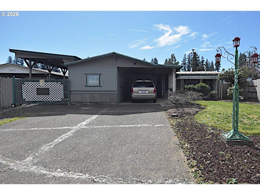 569 S 51ST Pl, Springfield, OR 97478
