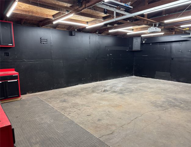 2926 1st Street, Des Moines, IA 50313