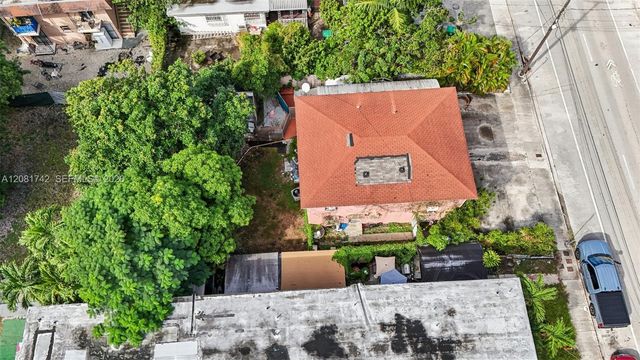 984 SW 6th Street, Miami, FL 33130
