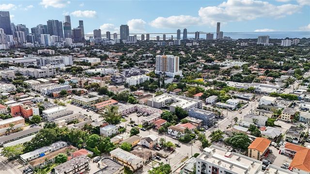 984 SW 6th Street, Miami, FL 33130