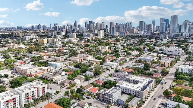 984 SW 6th Street, Miami, FL 33130
