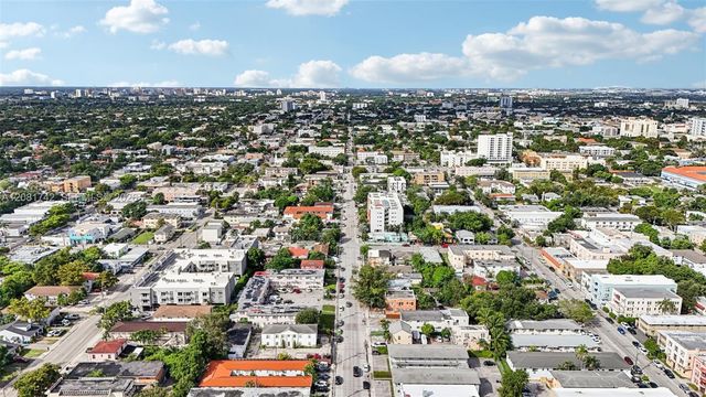 984 SW 6th Street, Miami, FL 33130