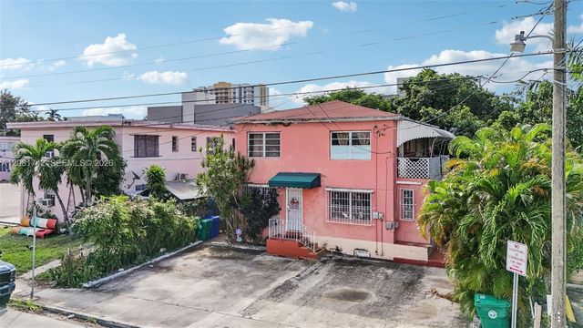 984 SW 6th Street, Miami, FL 33130