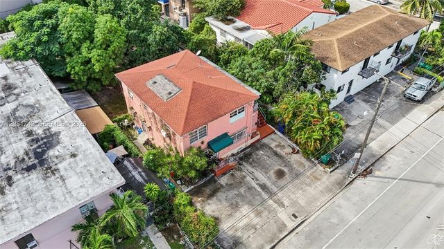 984 SW 6th Street, Miami, FL 33130