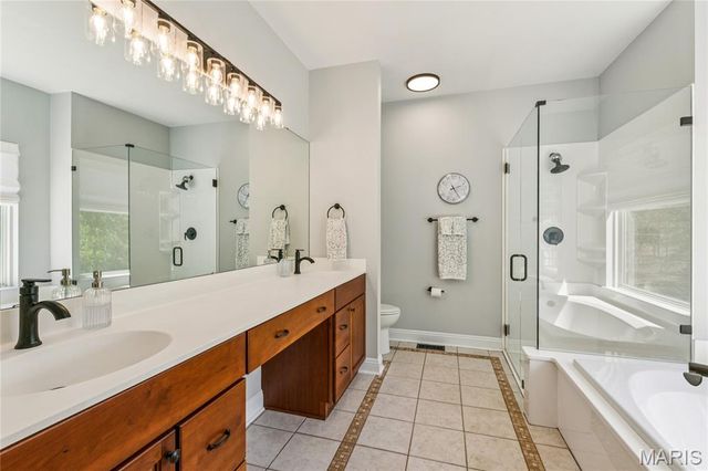 211 Cobblefield Court, Ballwin, MO 63011