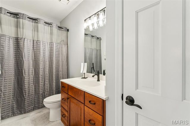 211 Cobblefield Court, Ballwin, MO 63011