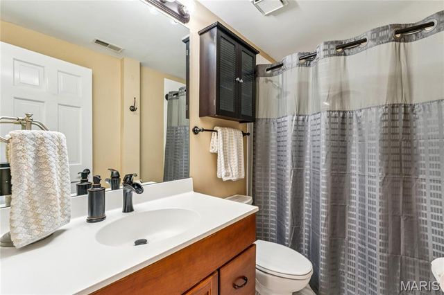 211 Cobblefield Court, Ballwin, MO 63011