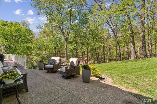 211 Cobblefield Court, Ballwin, MO 63011