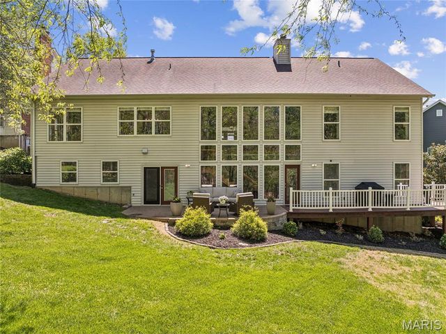 211 Cobblefield Court, Ballwin, MO 63011