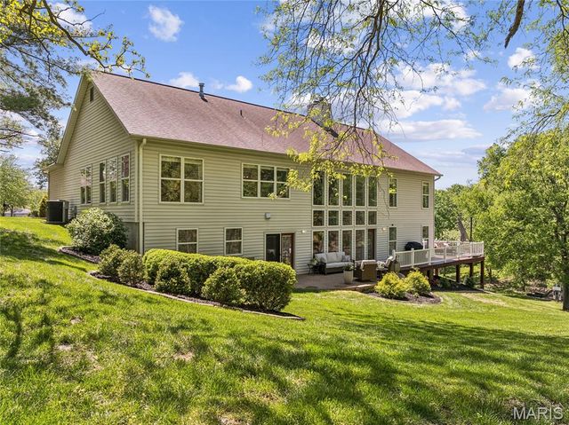 211 Cobblefield Court, Ballwin, MO 63011