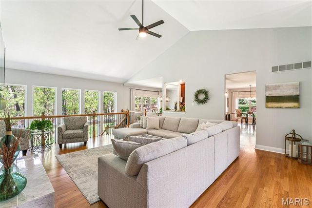 211 Cobblefield Court, Ballwin, MO 63011