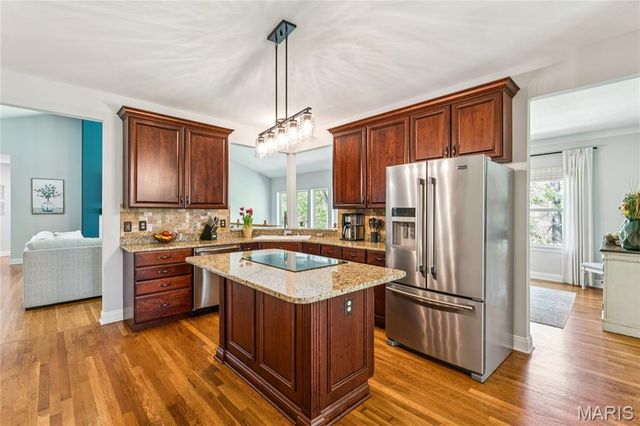 211 Cobblefield Court, Ballwin, MO 63011