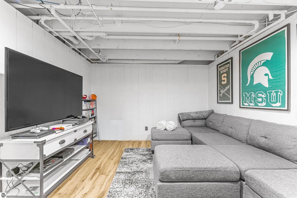 Image 14 of property listing at 1950 Lardie Road, Traverse City, MI 49696