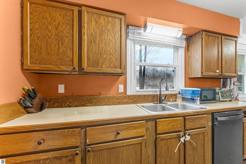 Image 6 of property listing at 1950 Lardie Road, Traverse City, MI 49696