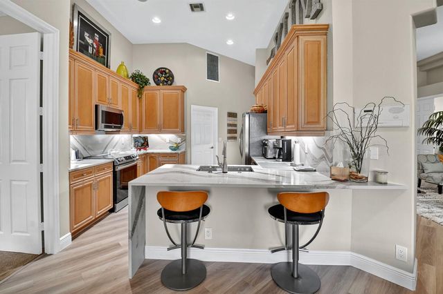 9946 Coronado Lake Drive, Boynton Beach, FL 33437