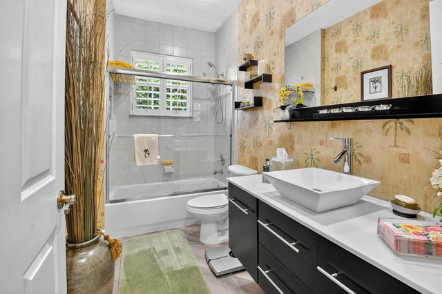 9946 Coronado Lake Drive, Boynton Beach, FL 33437