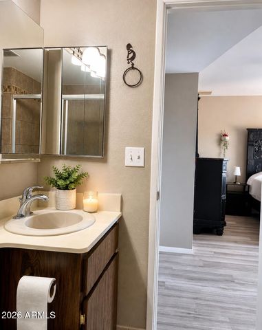 2031 E VISTA Drive, Phoenix, AZ 85022