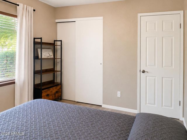 2031 E VISTA Drive, Phoenix, AZ 85022