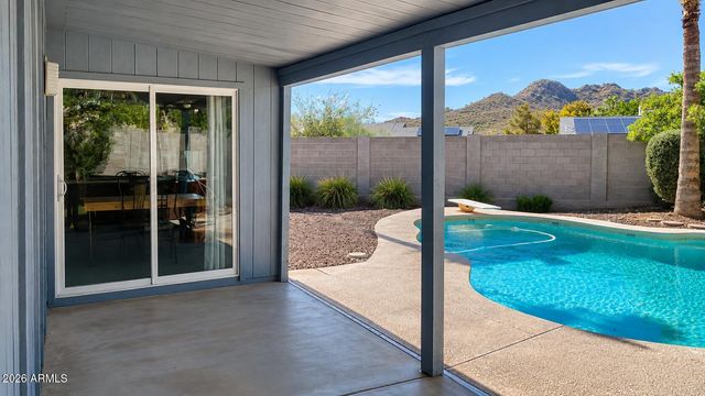 2031 E VISTA Drive, Phoenix, AZ 85022