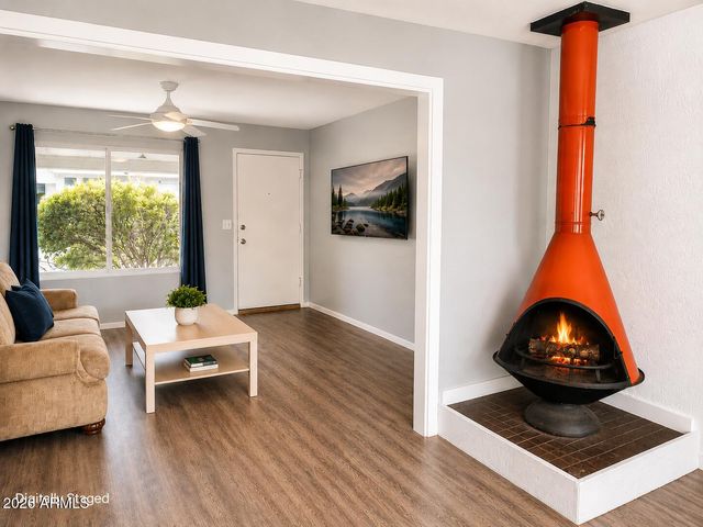 2031 E VISTA Drive, Phoenix, AZ 85022